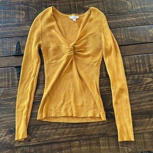 No Boundaries, Size M, yellow long sleeve